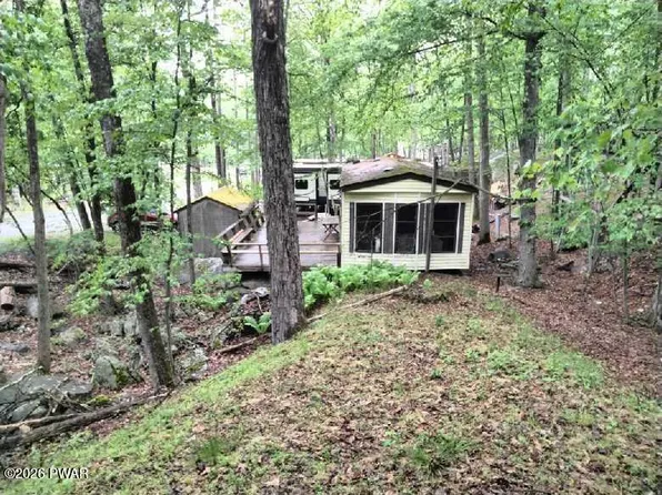 101 Natalie Ln, Milford, PA 18337