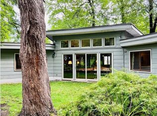 164 Red Gate Ln, Amherst, MA 01002