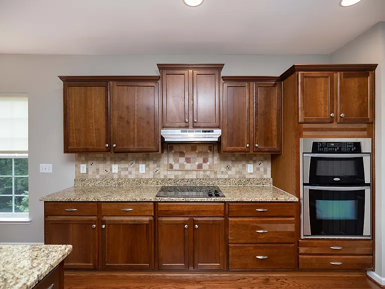 1204 Beech Hollow Dr — Photo 12