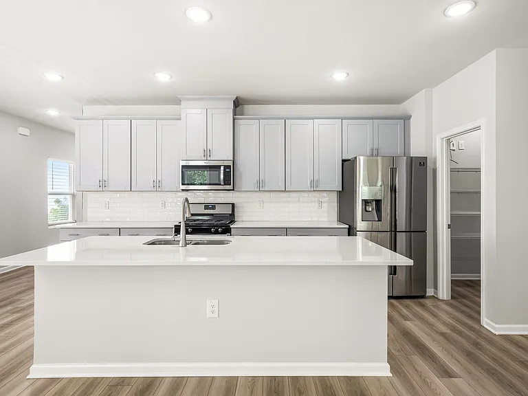 4008 Passenger Pl — Photo 13