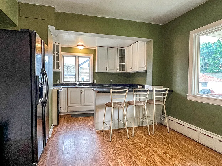 426 Summit St — Photo 4