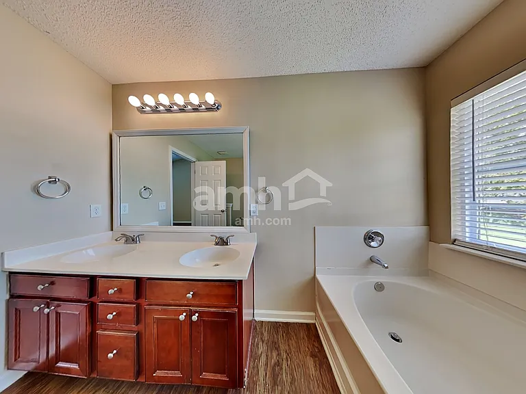 418 Dovetail Cir — Photo 13