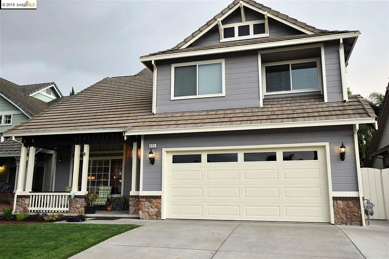 575 Canyonwood Dr photo 1