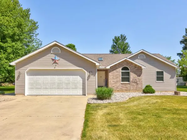 1655 Edge Wood Dr, Caro, MI 48723