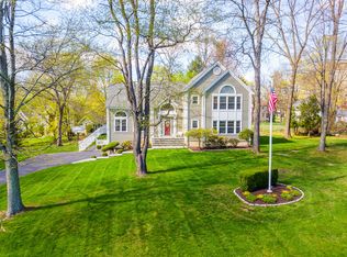 5 Ervie Dr, Danbury, CT 06811