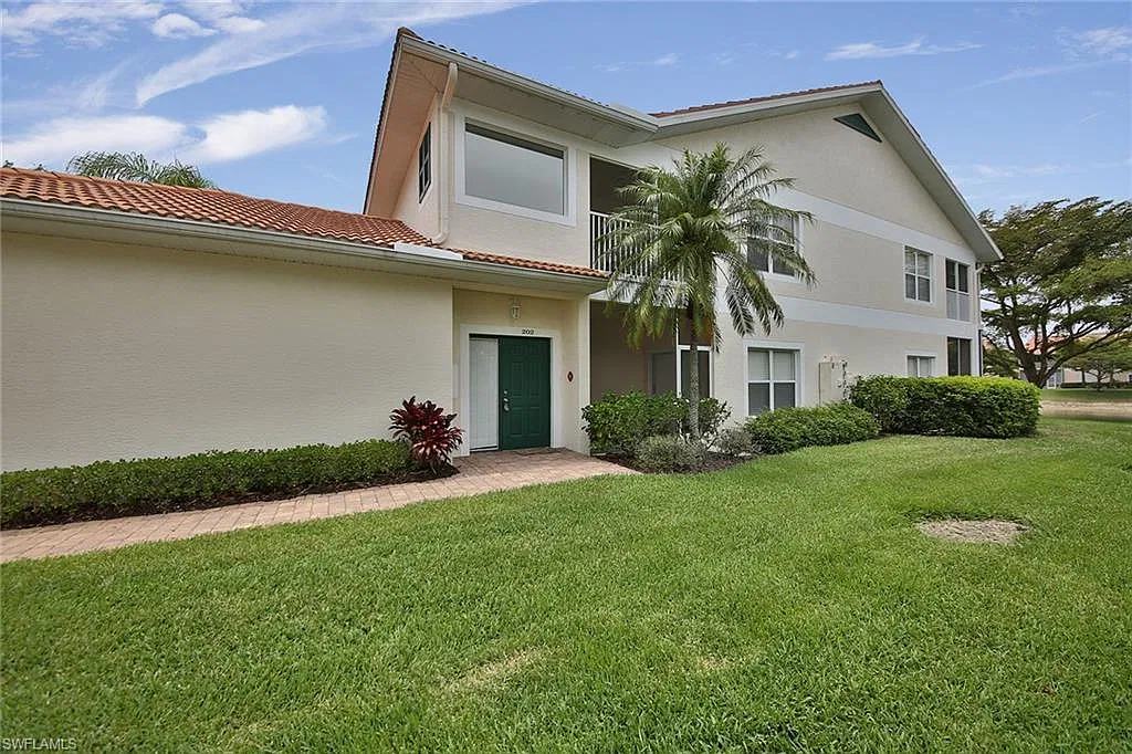 3 bed, 2.0 bath, 1928 sqft, $6,000 — Photo 3