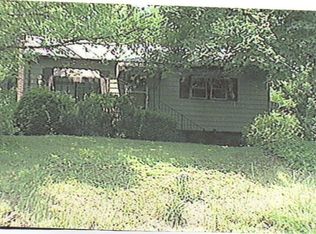 728 Wampum Ave, Ellwood City, PA 16117