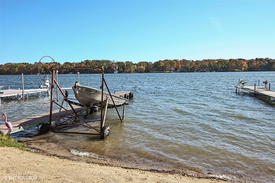 1st image of 5938 N Lake Dr