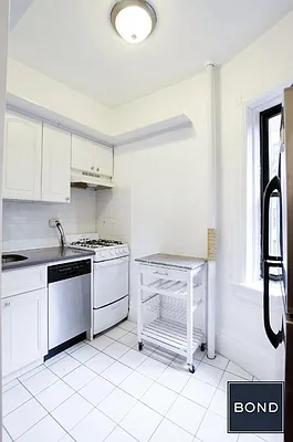 Rented by Bond New York | media 5