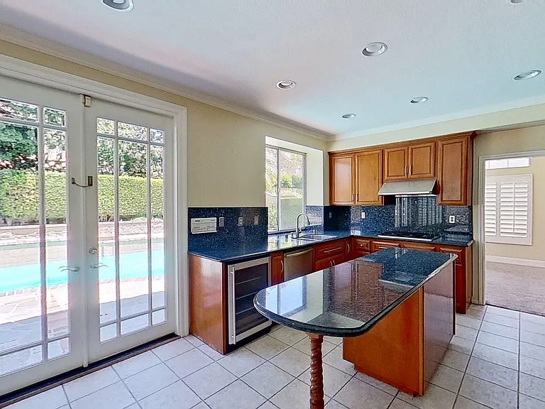 4749 E Bradford Ave — Photo 13