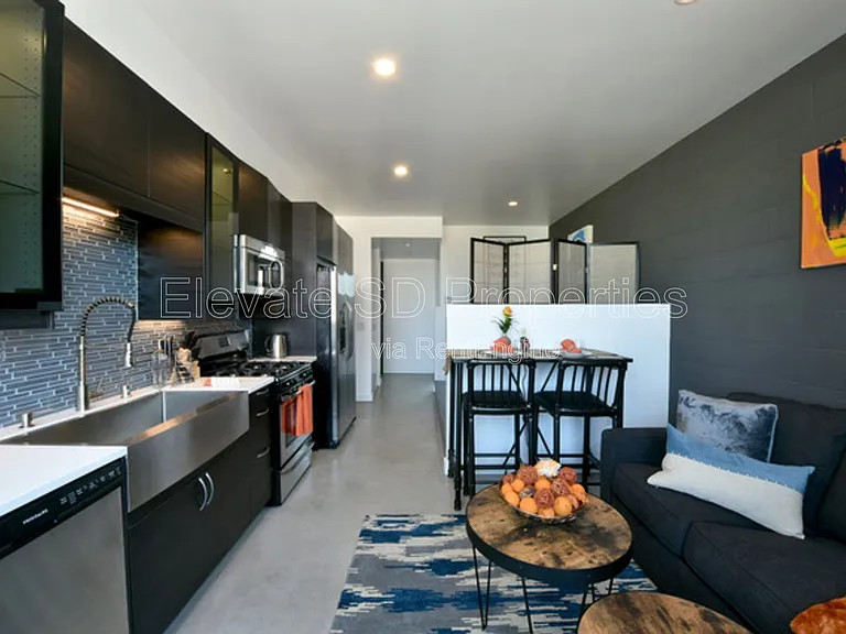 1965 Columbia St #6 — Photo 5