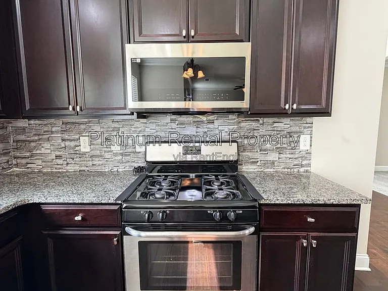 5075 Rialto Way — Photo 13