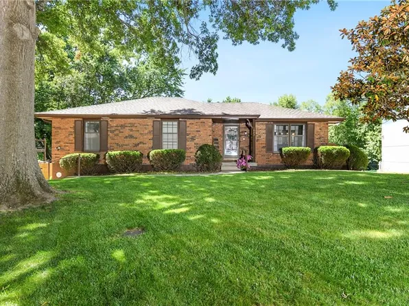 1907 SW 5th St, Lees Summit, MO 64081