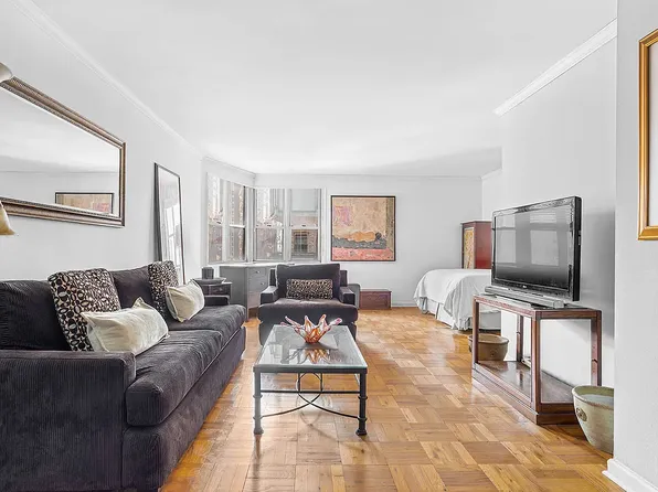 300 E 40th St, New York, NY