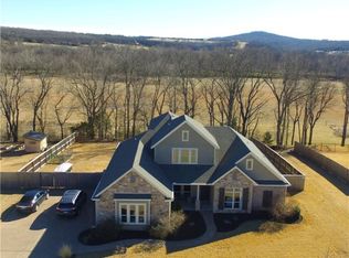 2379 E Riverfront Ln, Fayetteville, AR 72703