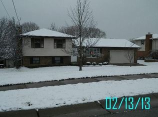2850 E Turtle Creek Dr, Fairfield, OH 45014