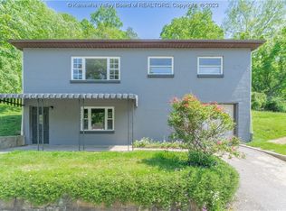 3056 Falcon Dr, Charleston, WV 25312