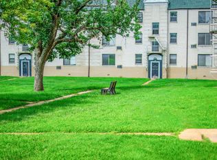 7212 Burrwood Dr, Saint Louis, MO 63121