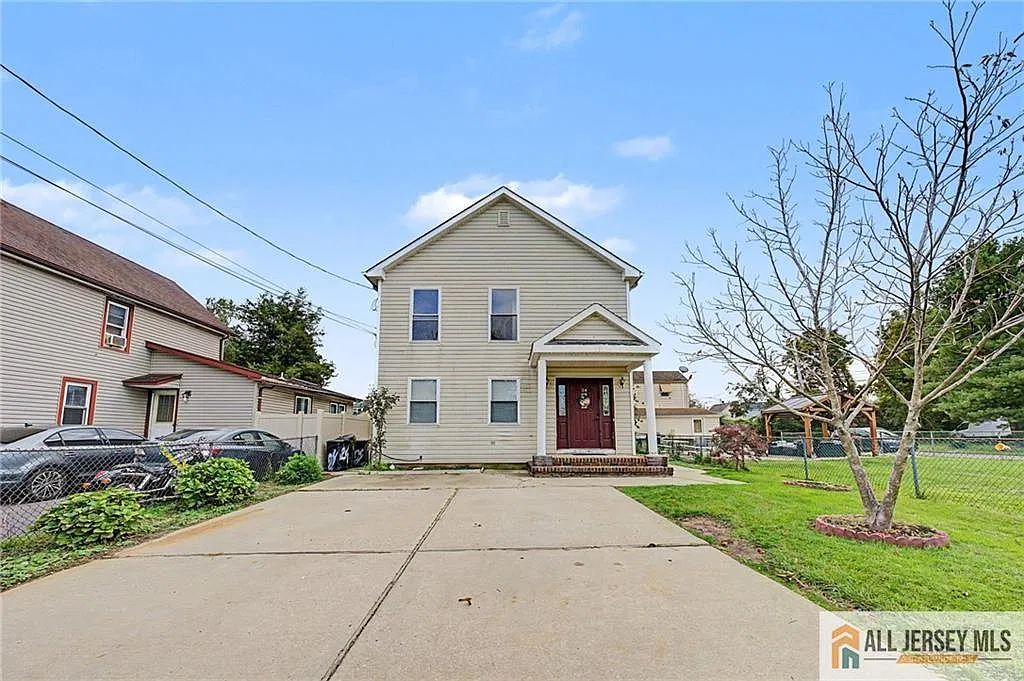 3 bed, 2.5 bath, 2976 sqft, $3,750 — Photo 2