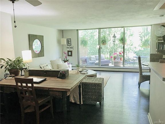 4th image of 23 Park Lane Ct