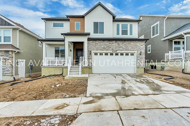 4 bed, 2.5 bath, 3105 sqft, $2,800 — Photo 3