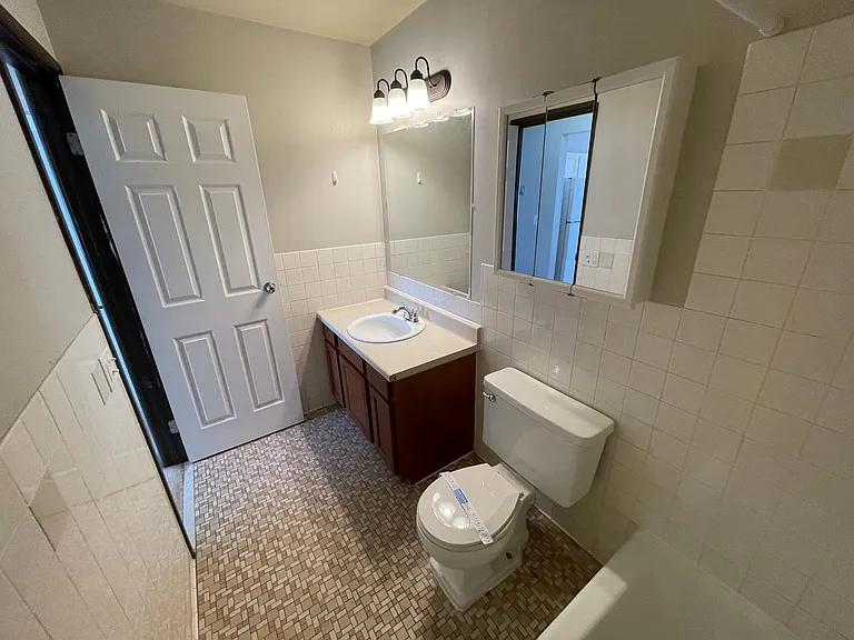 Woodbridge Terrace Apartments — Photo 27