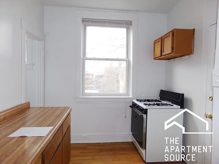 6568 N Lakewood Ave #1 — Photo 7