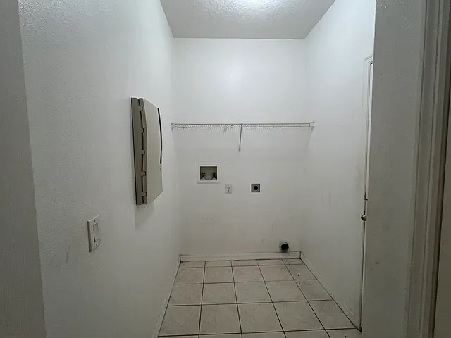 9785 Bennington Chase Dr — Photo 20