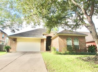 110 Lindencrest Ct, Sugar Land, TX 77479