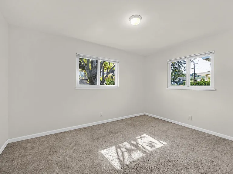 8 Stephens Ct — Photo 5