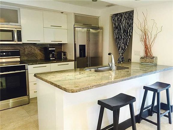 3rd image of 1330 Ocean Dr