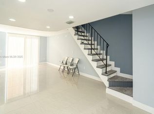 1070 W 43rd Pl, Hialeah, FL 33012