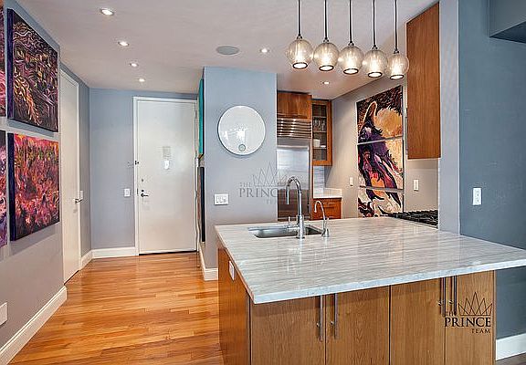 3rd image of 88 Greenwich St APT 918