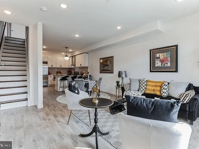 5629 Warrington Ave — Photo 18