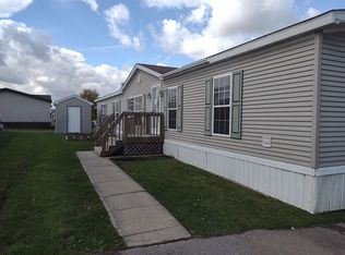 8430 Barkwood Cir, Fenton, MI