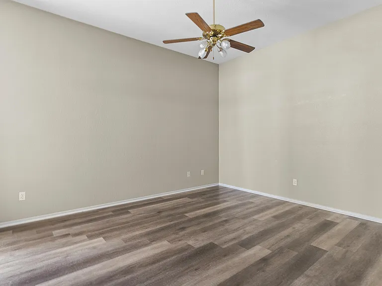10621 Tivoli Ct — Photo 23