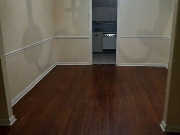 3rd image of 915 22nd Ave N
