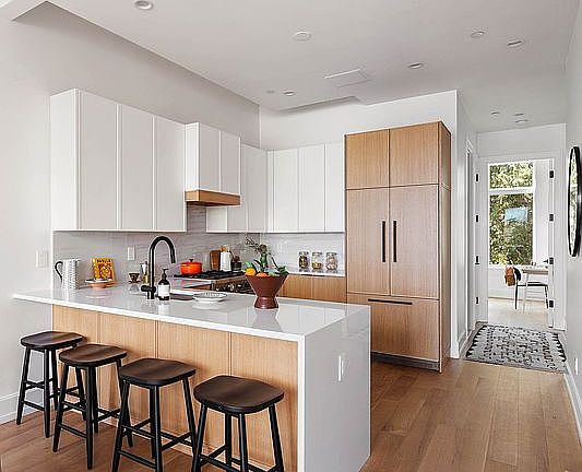 3rd image of 334 21st St #4B