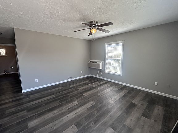 3rd image of 108 Scott Dr