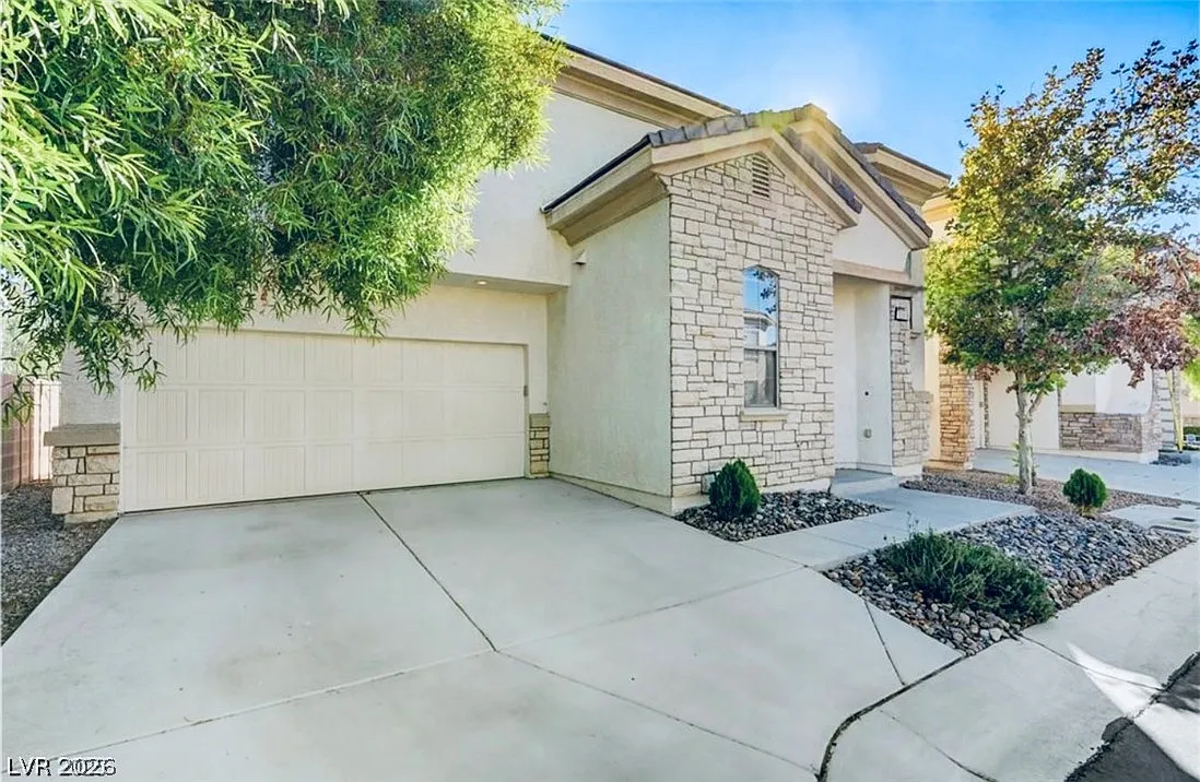 3 bed, 2.5 bath, 1529 sqft, $2,295 — Photo 3