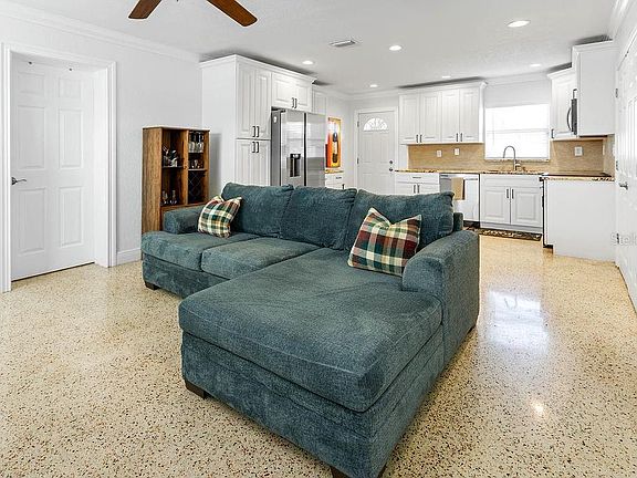 5th image of 2909 W Dewey St