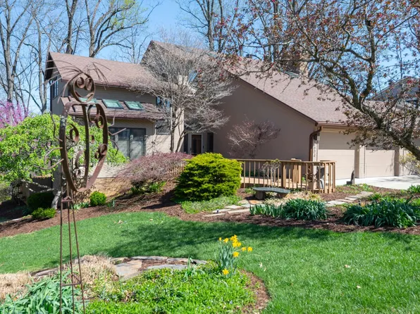 2604 S Robins Bow, Bloomington, IN 47401