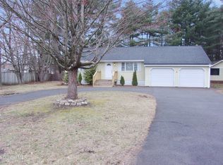 28 Colonial Ct, Queensbury, NY 12804