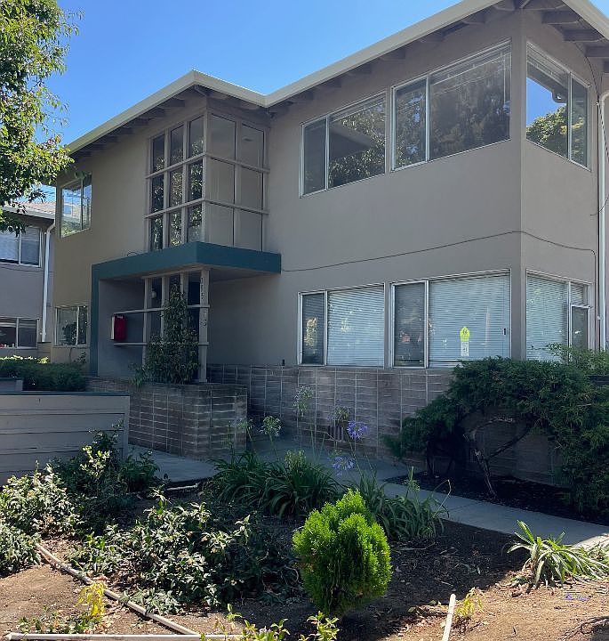 1st image of 1095 Santa Cruz Ave APT 3