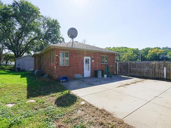 2231 N Broadway St, Council Bluffs, IA 51503