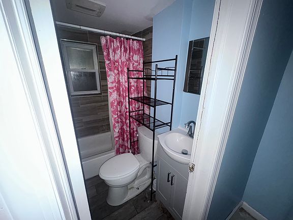 2nd image of 137 Paterson Ave #P2