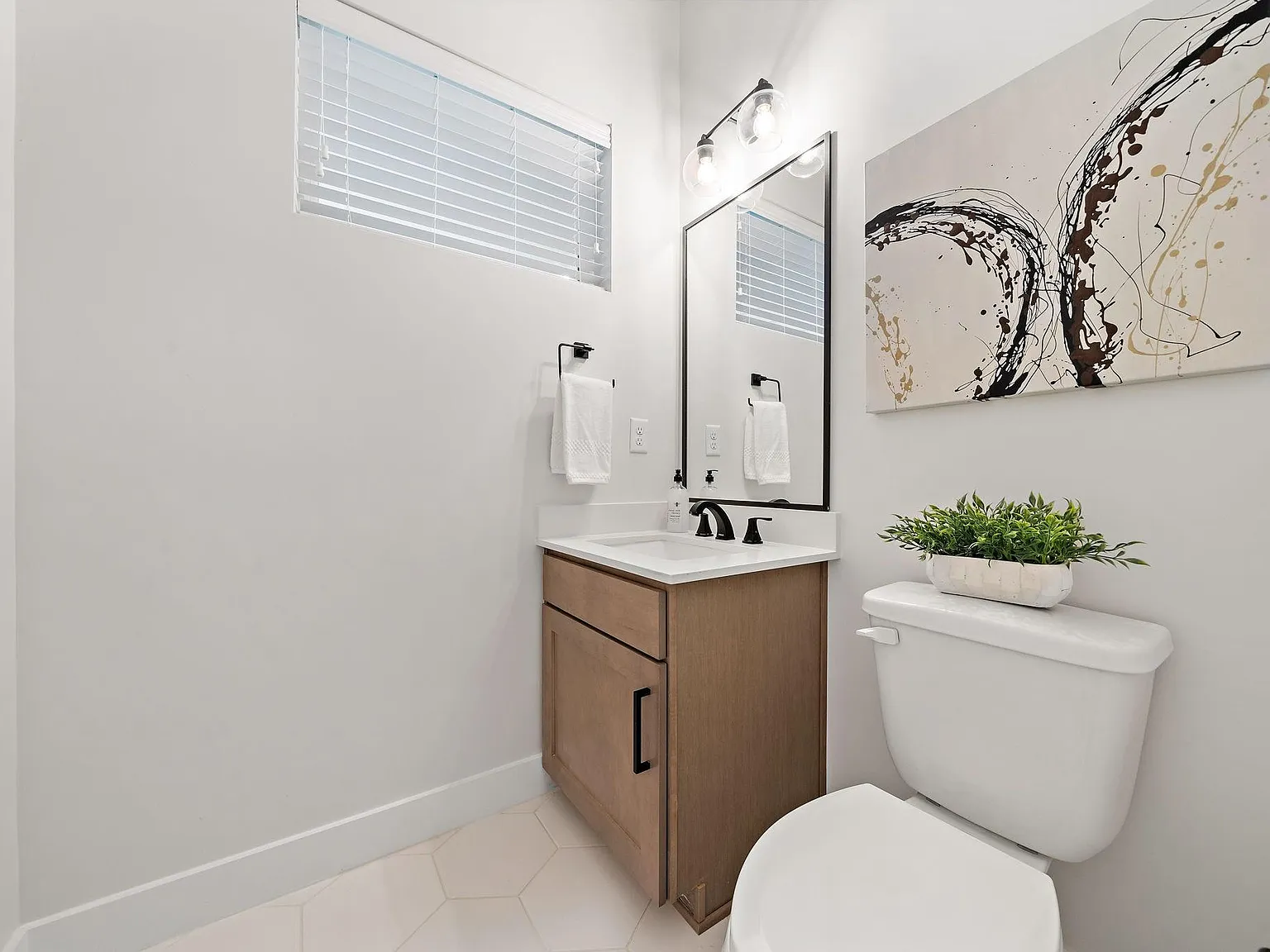 3 bed, 3.5 bath, 1814 sqft, $2,970 — Photo 4