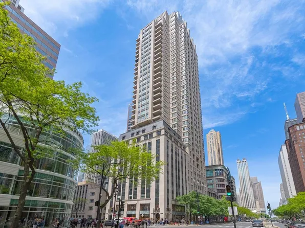 118 E Erie St Unit 18D, Chicago, IL 60611
