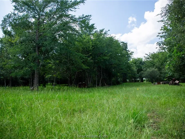 5037 Paulo Ct, Bryan, TX 77808