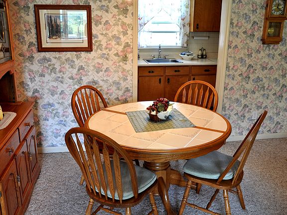 5th image of 136 N Chestnut St APT 3C
